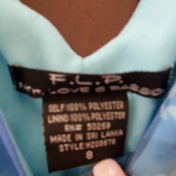 Dress - Picture 5 of 5